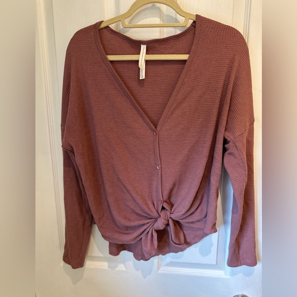 Babaton tie-waist waffle shirt - Picture 1 of 3